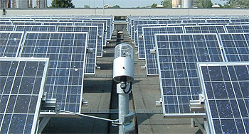 C300R capteur installé dans une ferme solaire.