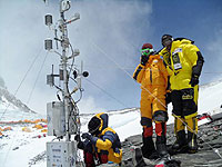 Photo station météo professionnelle en haute montagne